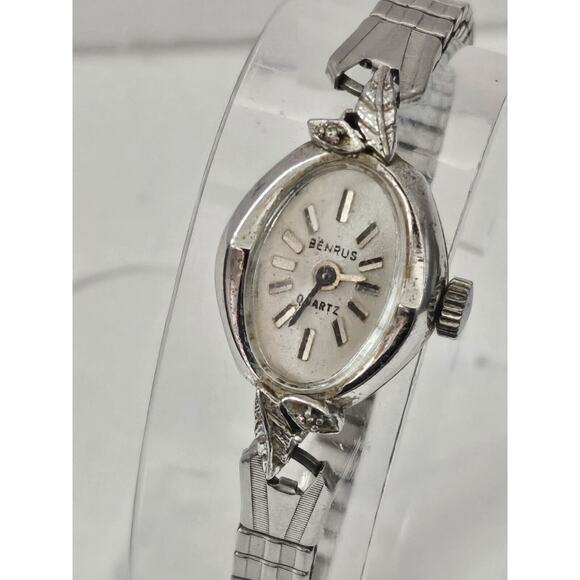 Rare Vintage Benrus Ladies Quartz Watch Diamonds Leaf Runs Good New Battery main image 16